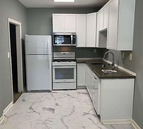 3rd image of 4268 Flad Ave Floor 1