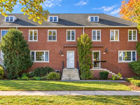9 Elm Rd #B, Devens, MA 01434