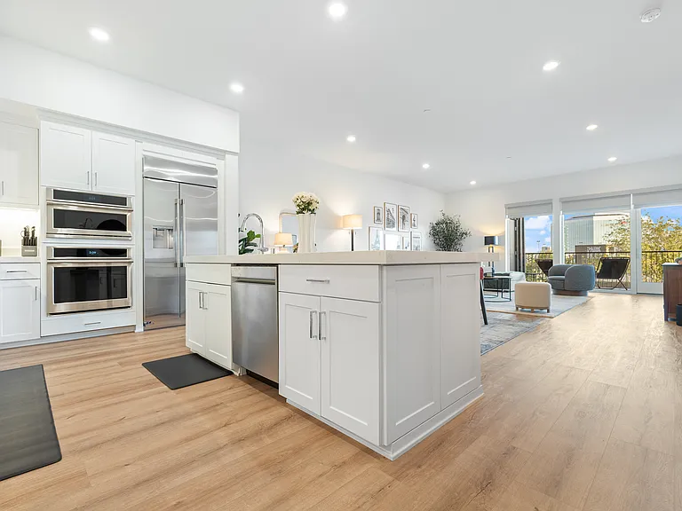 4303 Rivington — Photo 13