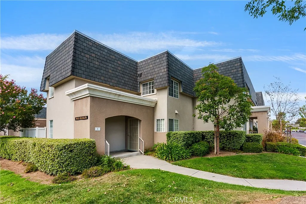 4 bed, 1374 sqft, $3,650 — Photo 1