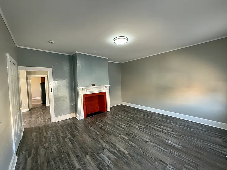 18 Davis St #2 — Photo 6
