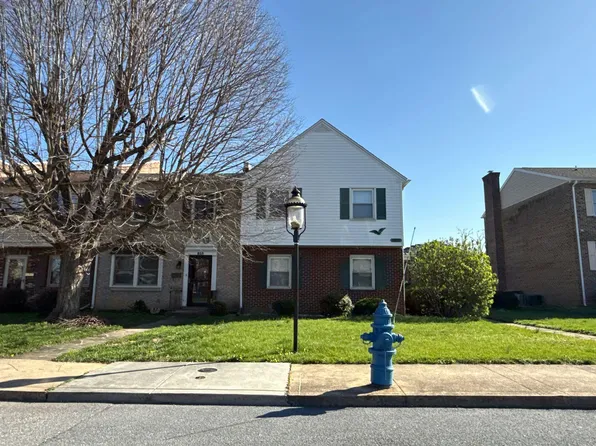 817 Woodlawn Cir, Chambersburg, PA 17201