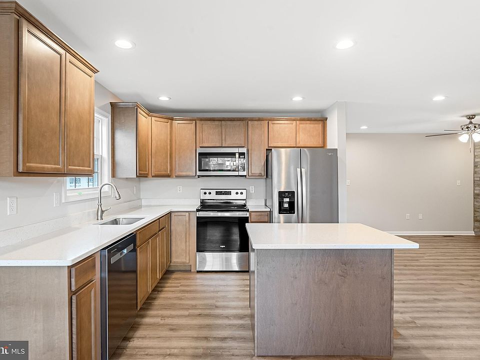 1st image of 552 Great Oak Ct