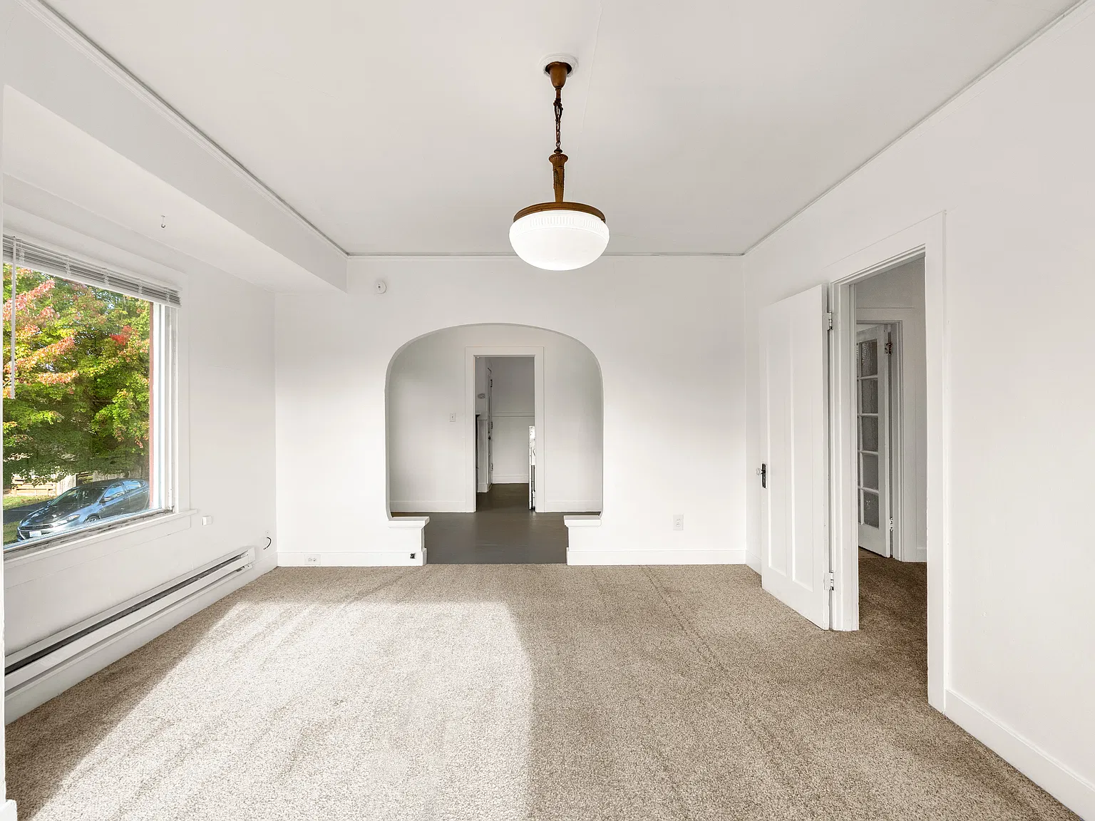1 bed, 700 sqft, $1,050 — Photo 3