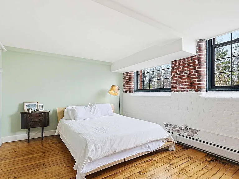 30 Lincoln St #215 — Photo 3