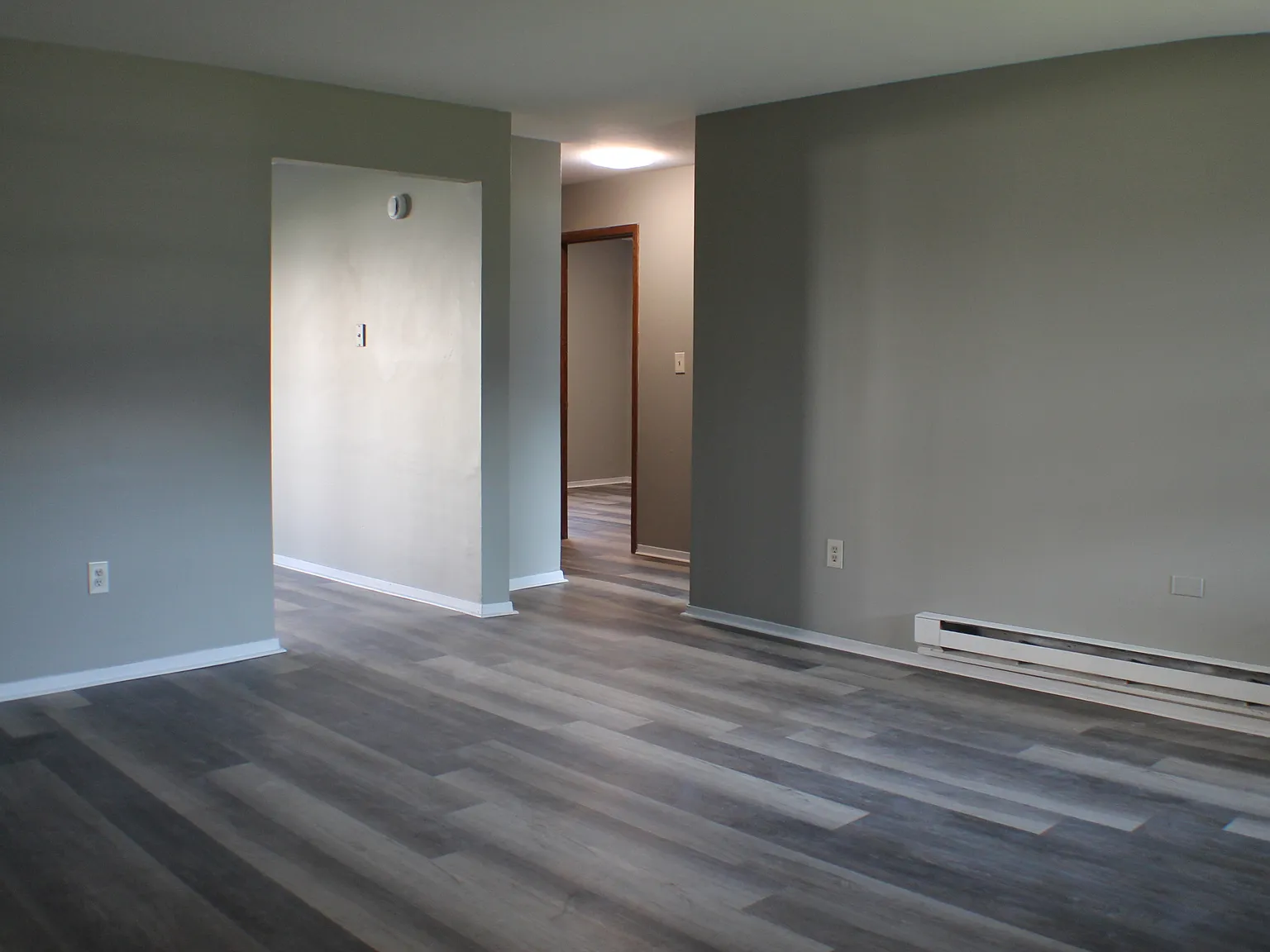 P053 / 2902 Apt 7 - 31 Street - Unit 7 — Photo 4