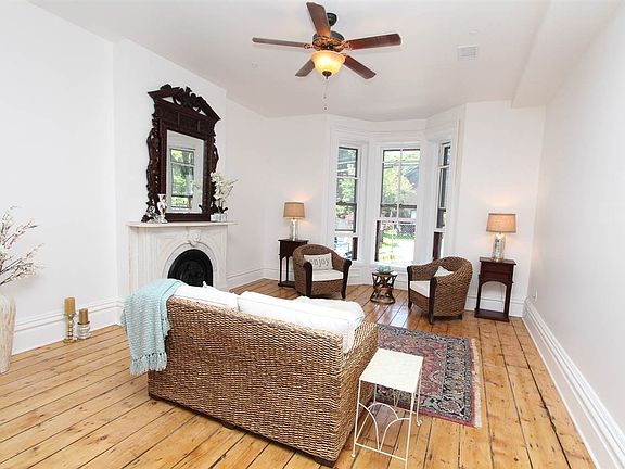 5th image of 100 Woodlawn Ave
