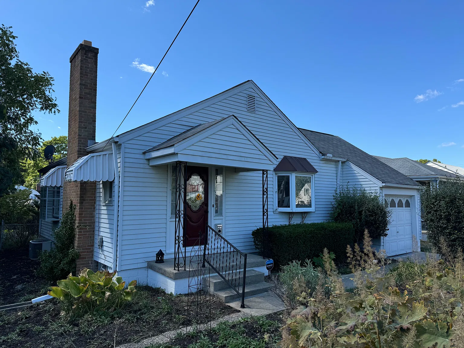 499 N Hague Ave — Photo 1