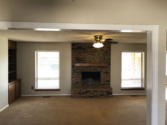 3rd image of 124 W Platt Dr