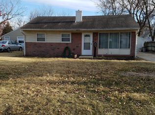 375 26th Ave SW, Cedar Rapids, IA 52404