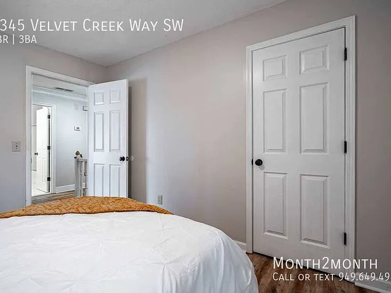 1345 Velvet Creek Way SW — Photo 20