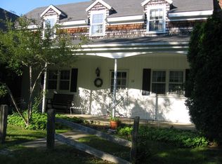 32 Pearl St, Mattapoisett, MA 02739