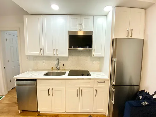 Rented by J PRESTON AND ASSOCIATES INC | media 27