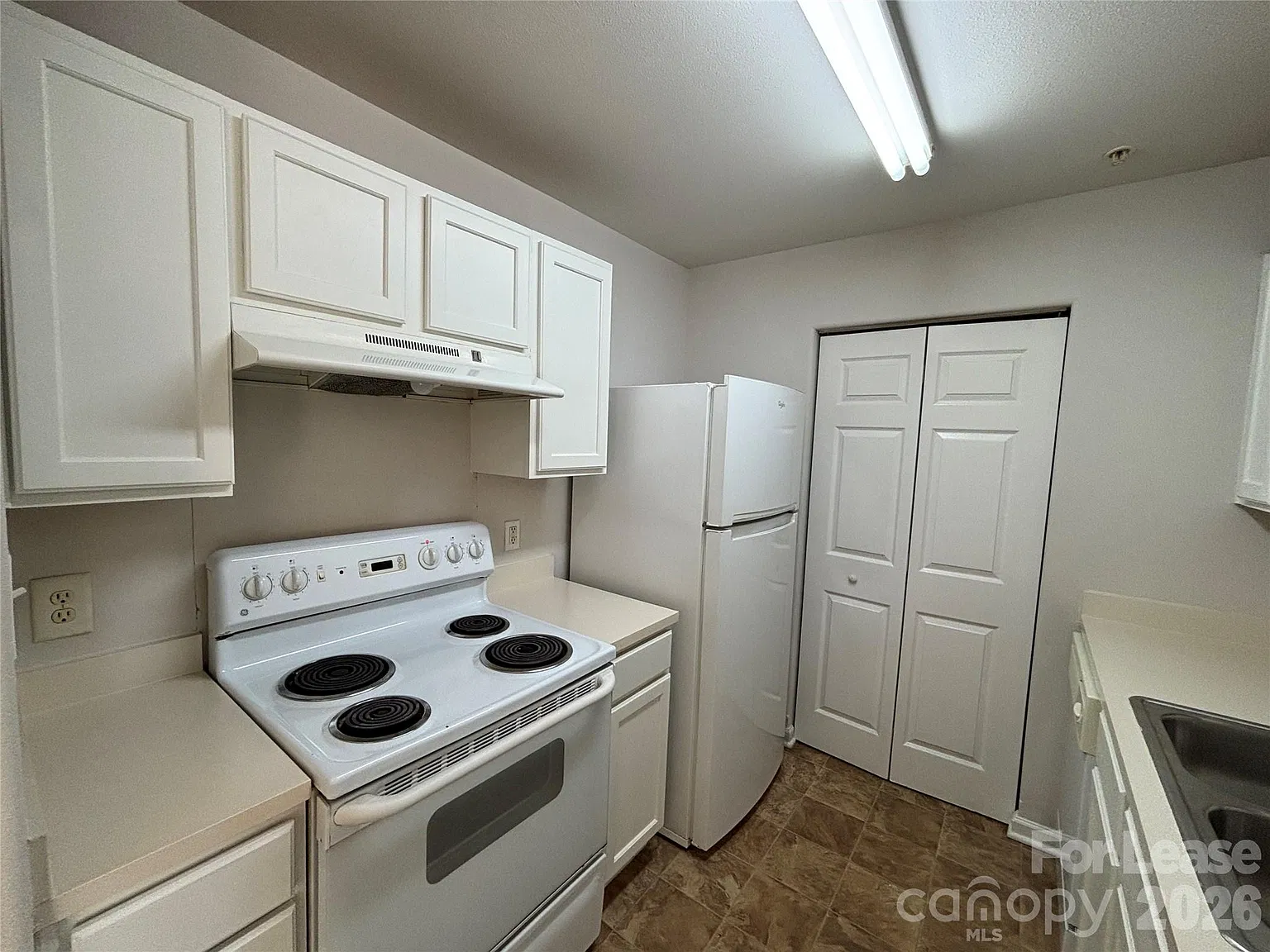 3 bed, 2.0 bath, 1191 sqft, $1,600 — Photo 3