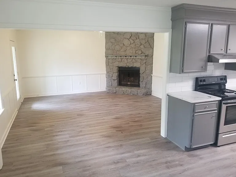 203 Bent Creek Cir S #B — Photo 2