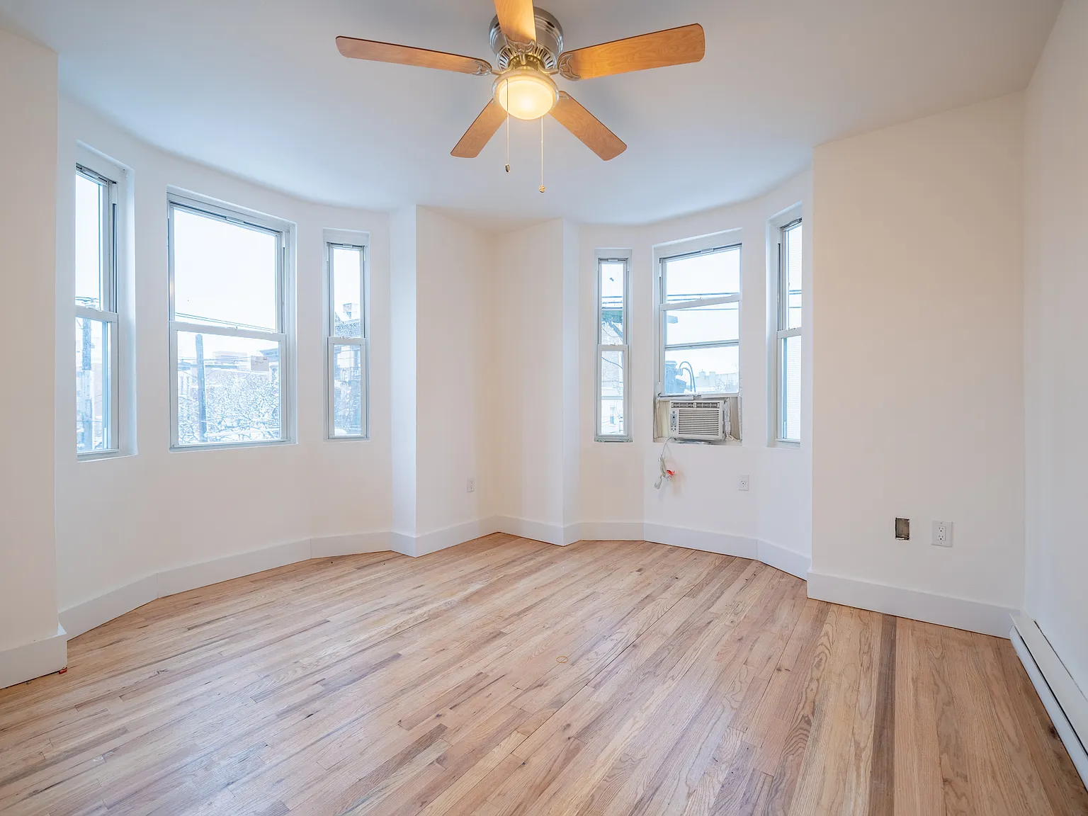 3 bed, $4,250 — Photo 3