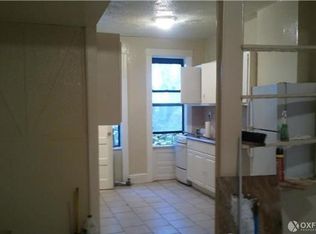 3243 48th St APT 2L, Long Island City, NY 11103