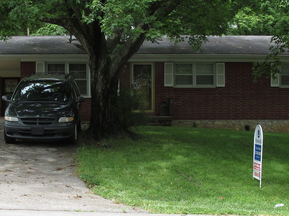 1st image of 1205 N Lee Dr