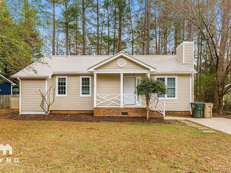 409 Crosspine Dr — Photo 1