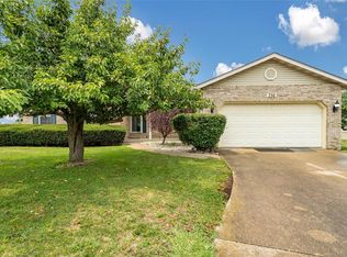 736 Highcliff Dr, O Fallon, IL 62269