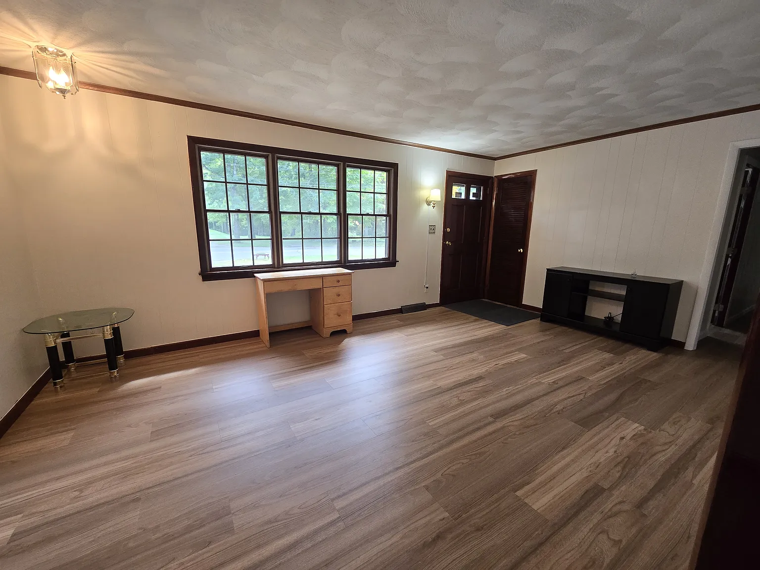 5 bed, 1.5 bath, 1792 sqft, $3,500 — Photo 2