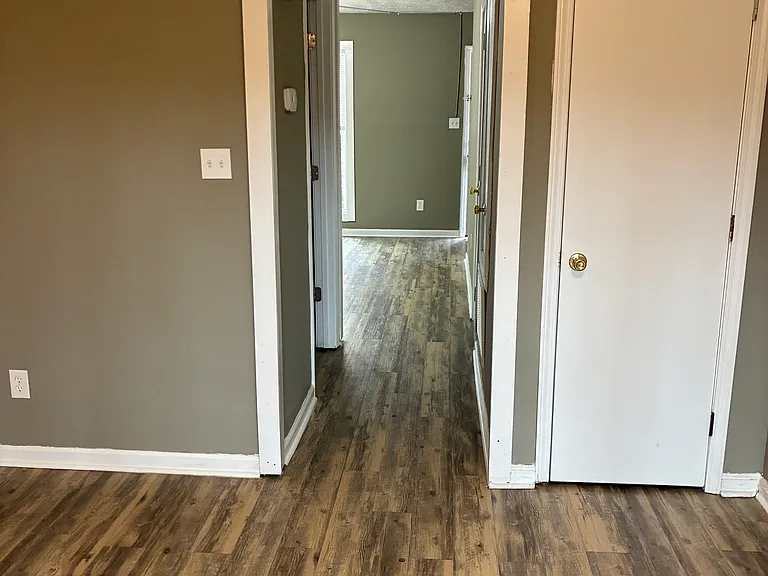 5882 Aftonshire Dr — Photo 1