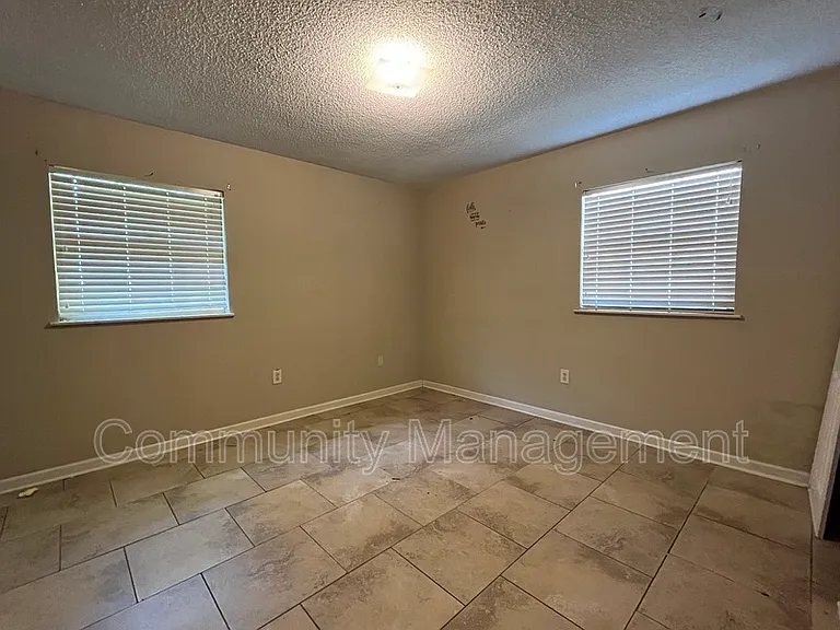 16813 Vermillion Dr — Photo 8