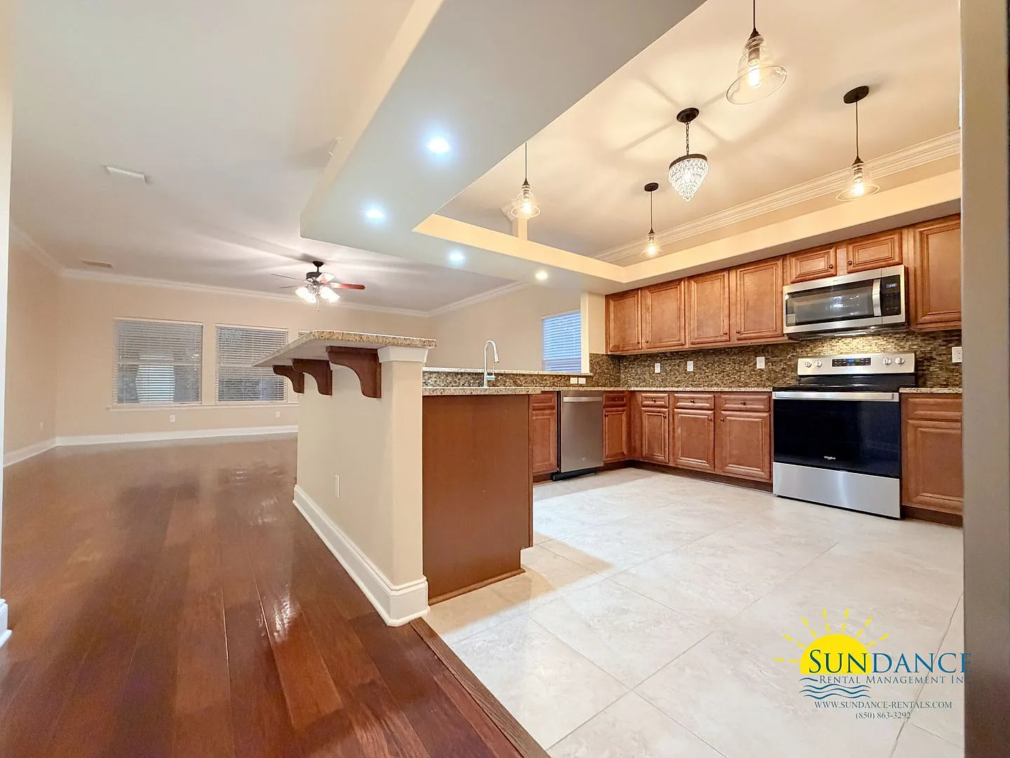 Stunning 4 Bedroom Home in Downtown FWB! — Photo 3
