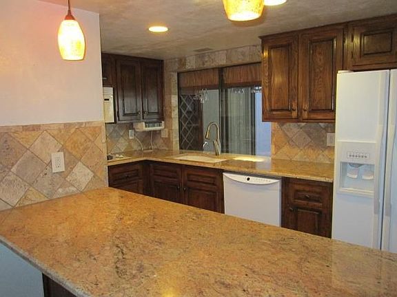 5th image of 2001 Garden Oaks Dr