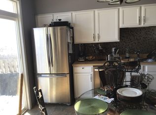 1400 Dahlgren Ln, Minooka, IL 60447