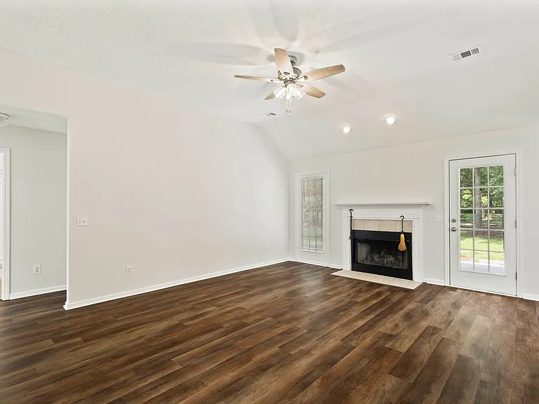371 Marshview Dr — Photo 6