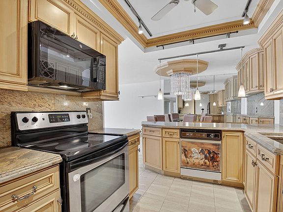 5th image of 1111 S Ocean Blvd #1200