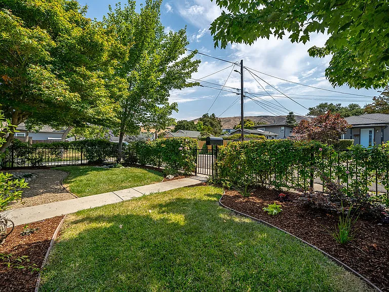 2525 Gail Pl — Photo 42