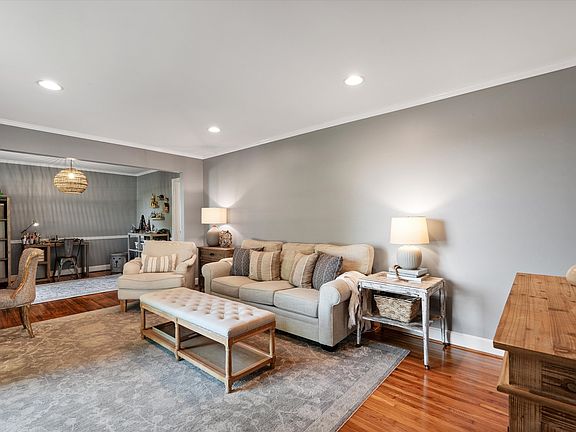 4th image of 513 Brentlawn Dr