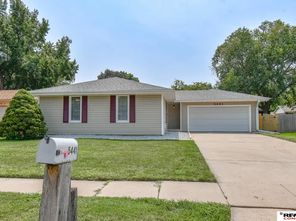 5441 Woodsview St, Lincoln, NE 68506