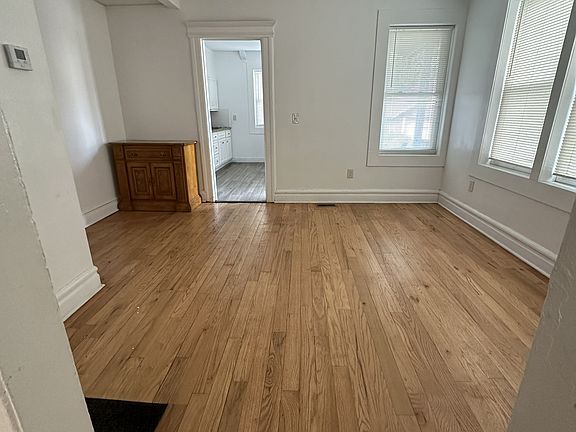 2nd image of 284 Irvington Ave #286