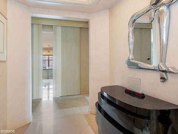3rd image of 4545 W Touhy Ave APT 622W