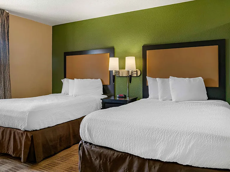Studio Suite - 2 Full Beds