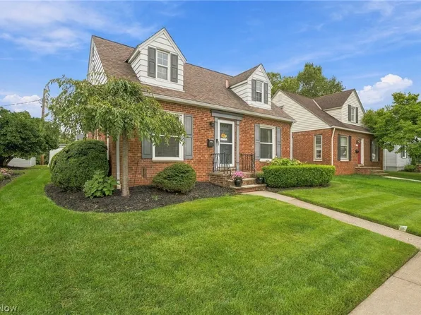 589 S Falmouth Dr, Rocky River, OH 44116