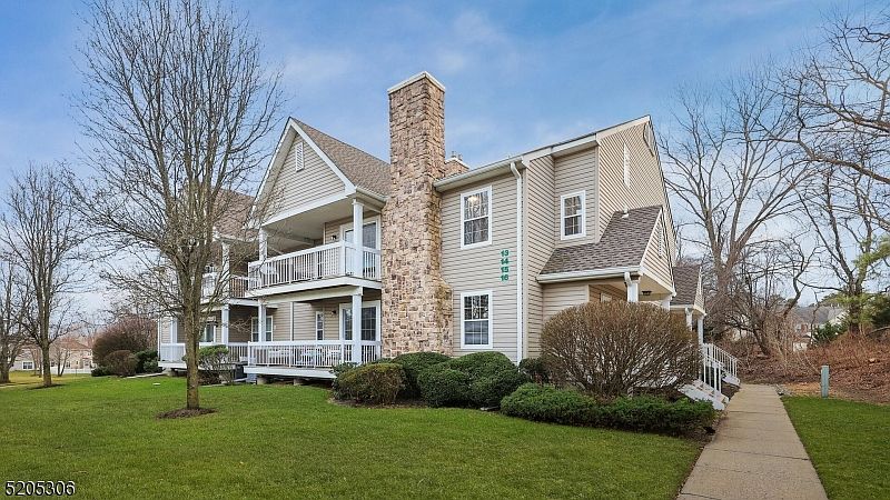 1st image of 14 Lincoln Ct