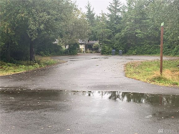 4th image of 646 Sea Wolf Ct NE