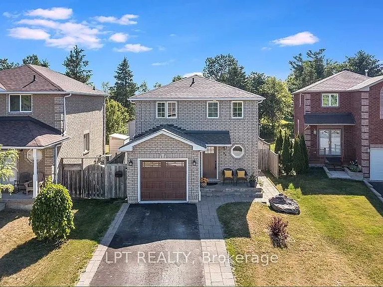 35 Clute Cres — Photo 1
