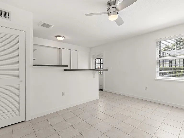509 Highland Ave — Photo 3