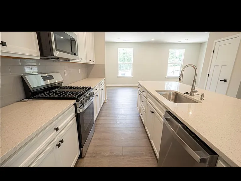 961 Woods Chapel Rd — Photo 8