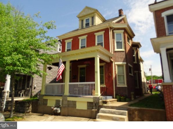 11 W 3rd St APT 2