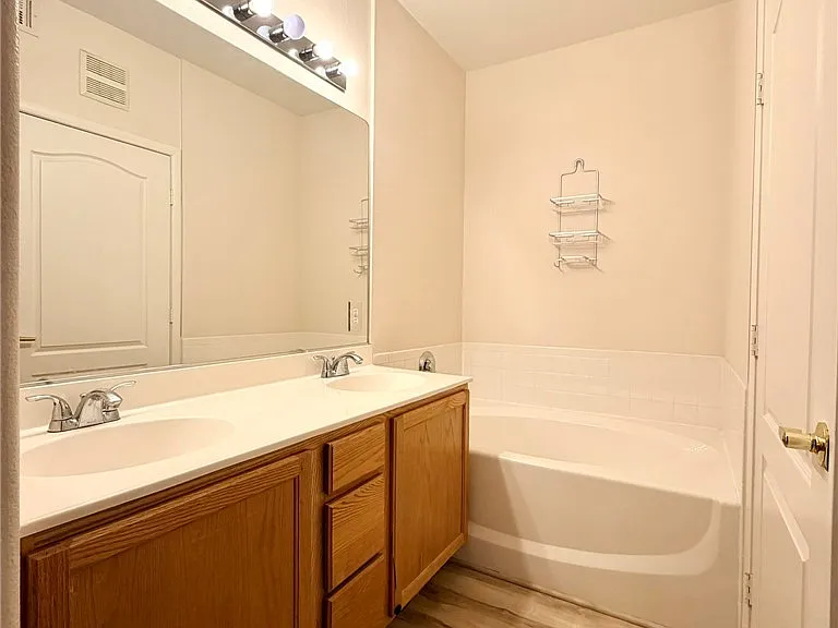 9901 Trailwood Dr #2004 — Photo 17