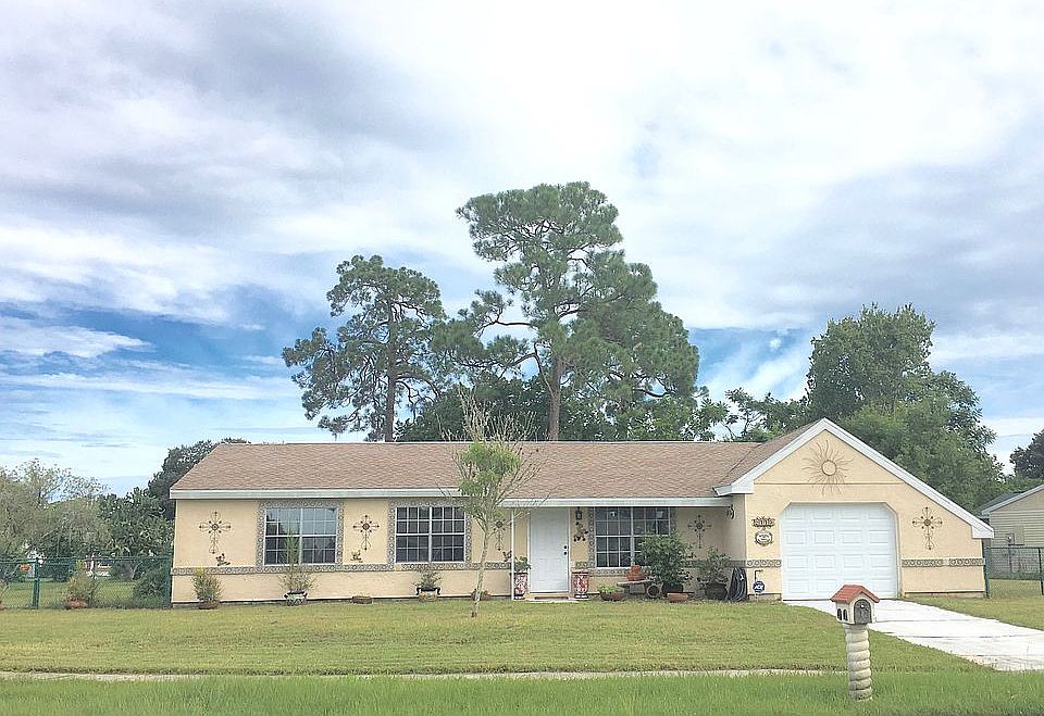 1st image of 2773 Fairbrook St