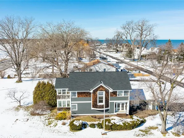 2273 Edgemere Dr, Rochester, NY 14612