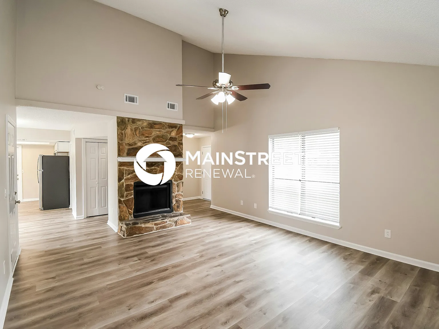 6472 Dickens Dr — Photo 4