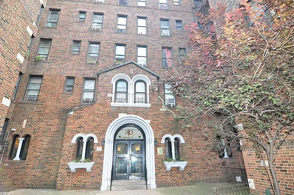 Rented by CENTURY 21 Sunny Gardens Realty, Inc. | media 1